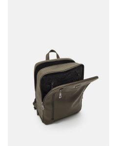 GUESS TORINO תיק גב דמוי עור לגבר