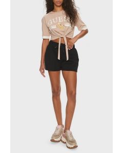 GUESS מכנס קצר עם לוגו בצד לנשים