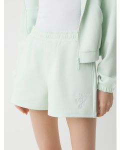 GUESS מכנסיים אקטיב קצרים עם לוגו משולש רקום לנשים